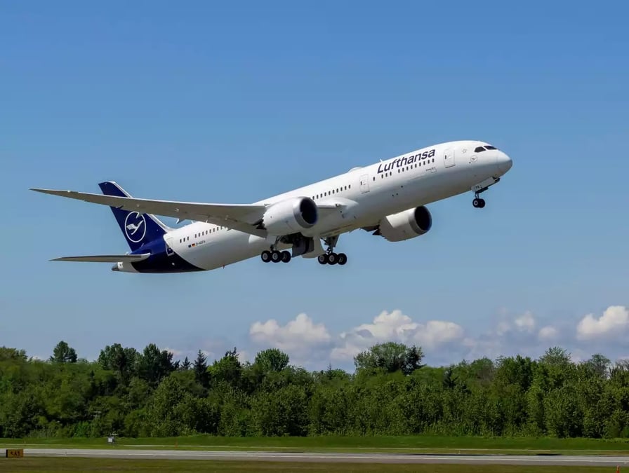 Foto_Lufthansa_B787_Take-Off_01