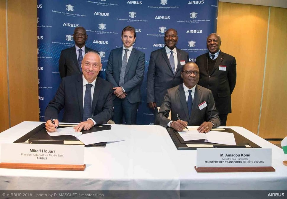 Signature du protocole d'accord en présence de Guillaume Faury, président d'Airbus Avions commerciaux.
