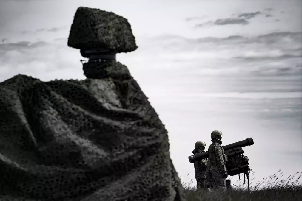 Radar Giraffe 1X et MANPADS RBS 70 NG.