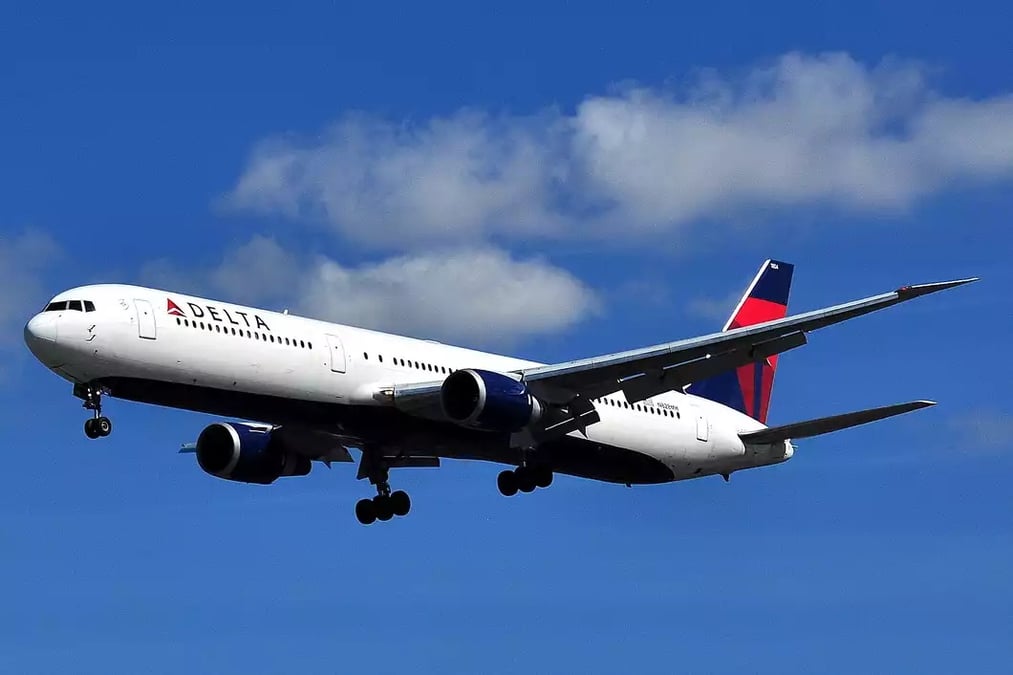 Boeing_767-400_-_Delta_Air_Lines_(N828MH)