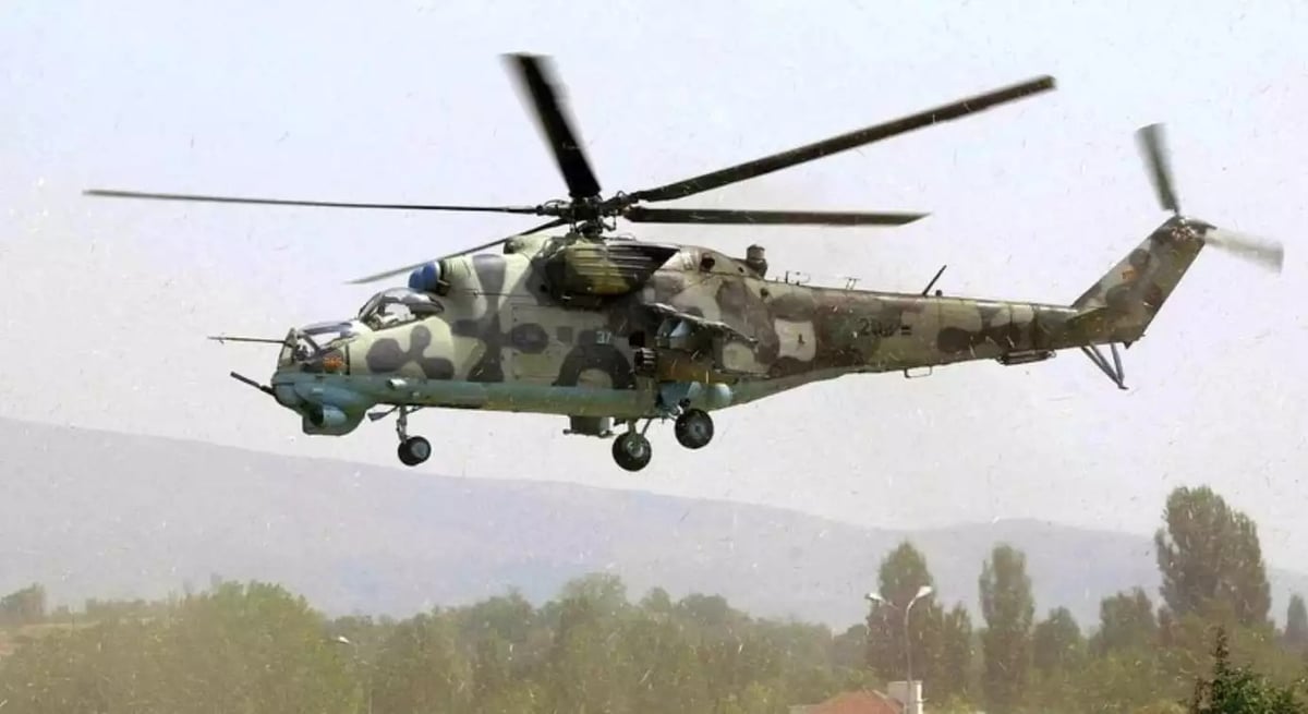 Hélicoptère de combat Mi-24 Hind de la Macédoine du Nord.