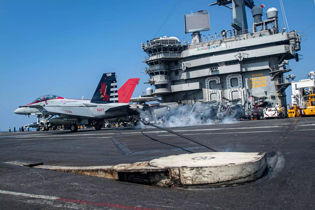 350.000ème appontage sur le porte-avions américains USS Nimitz (CVN-68).