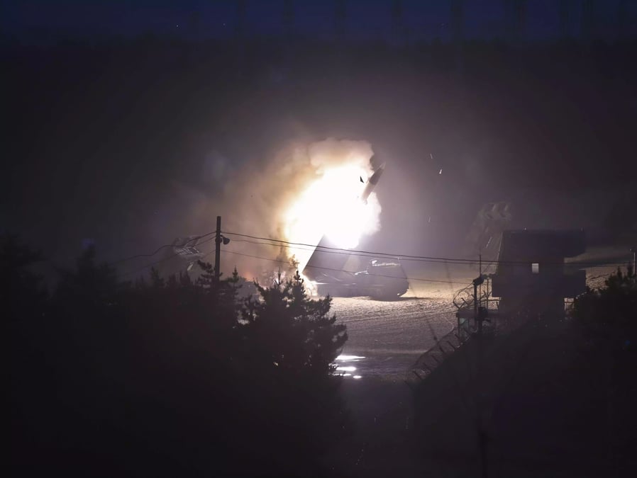 Image d'illustration : tir d'un missile AGM-140 ATACMS depuis un M270 MLRS en Corée du Sud (6 juin 2022).