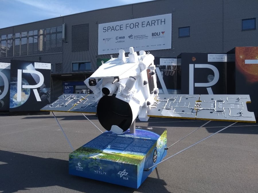 Une maquette échelle 1 de Merlin était exposée devant le pavillon de l'Espace du salon ILA Berlin 2018