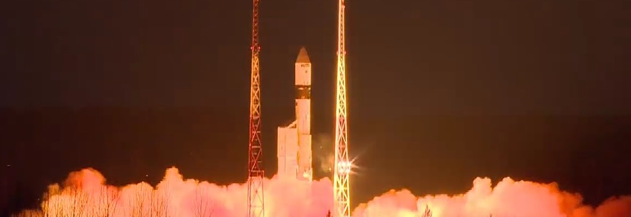 Rockot lifts off with Sentinel 3B.