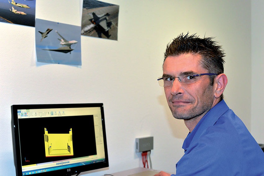 Passé par l'apprentissage, Anthony Lemercier continue d'enrichir ses qualifications chez Gauthier Connectique.