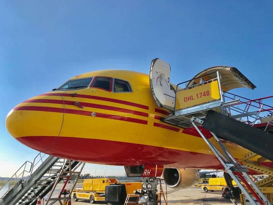 Une vingtaine d'avions de DHL se croisent chaque nuit sur les pistes de l'aéroport de Bruxelles.