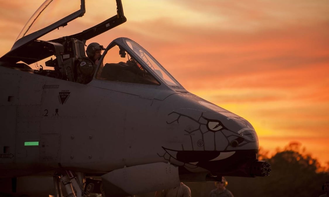 Les A-10 du 122ème escadron de combat se sont entraînés à mener des missions de recherche et sauvetage et d'appui aérien.