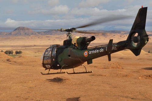 Deux hélicoptères Gazelle de l'EALAT se sont crashés.