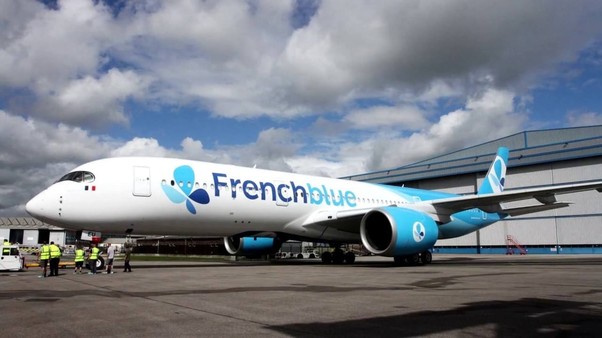 A350 French blue