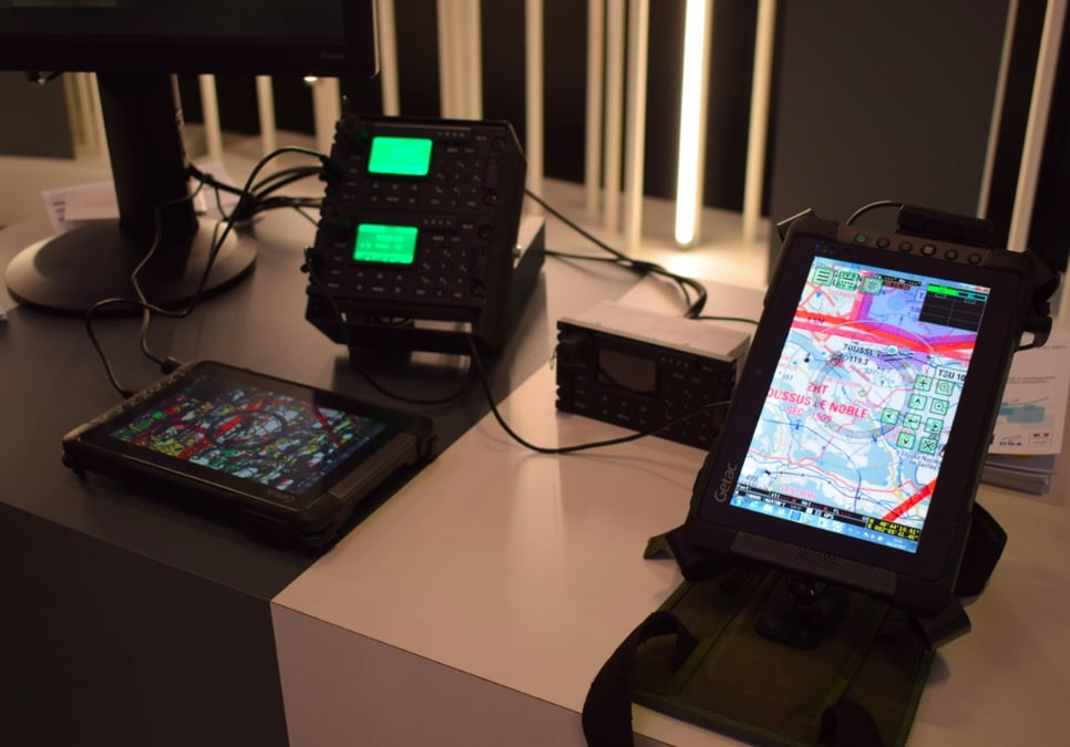 NUMESIM met en oeuvre une tablette tactile est un boitier de liaison.