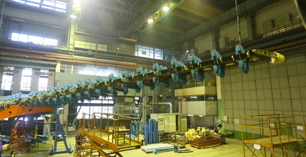 La voilure du MC-21 en cours d'essais statiques à l'institut central d'aérohydrodynamique de Moscou.
