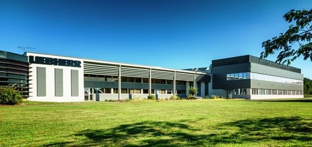 Liebherr-Aerospace a complété l’infrastructure de son site de Campsas par un nouveau bâtiment.