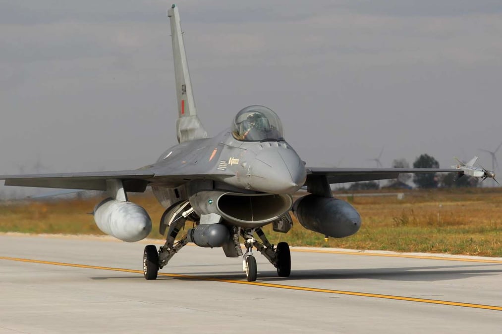 Après avoir réceptionné ses trois derniers F-16 portugais, la Roumanie a annoncé vouloir en acquérir 36 supplémentaires auprès des Etats-Unis.