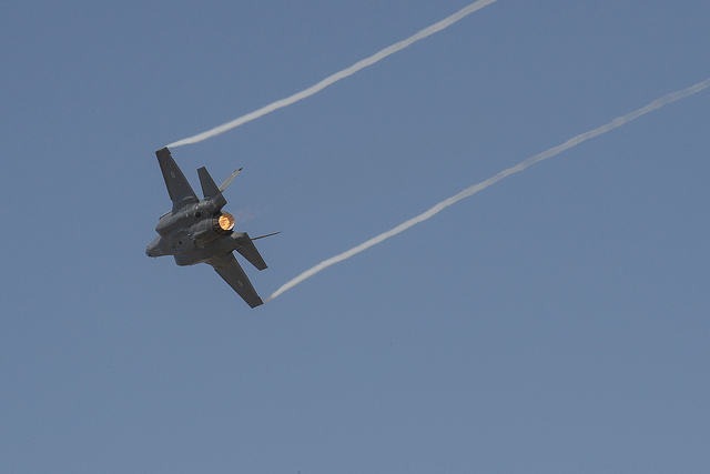 Le F35 pourrait se voir équipé d'une nouvelle version du turboréacteur F135 en 2023, permettant une réduction de la consommation de kérosène de l'ordre de 5% selon Pratt & Whitney.