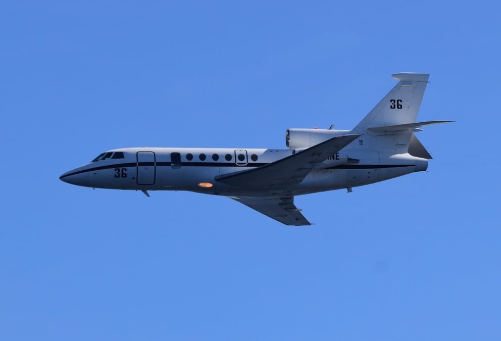 Deux Falcon 50M participent aux opérations de secours.