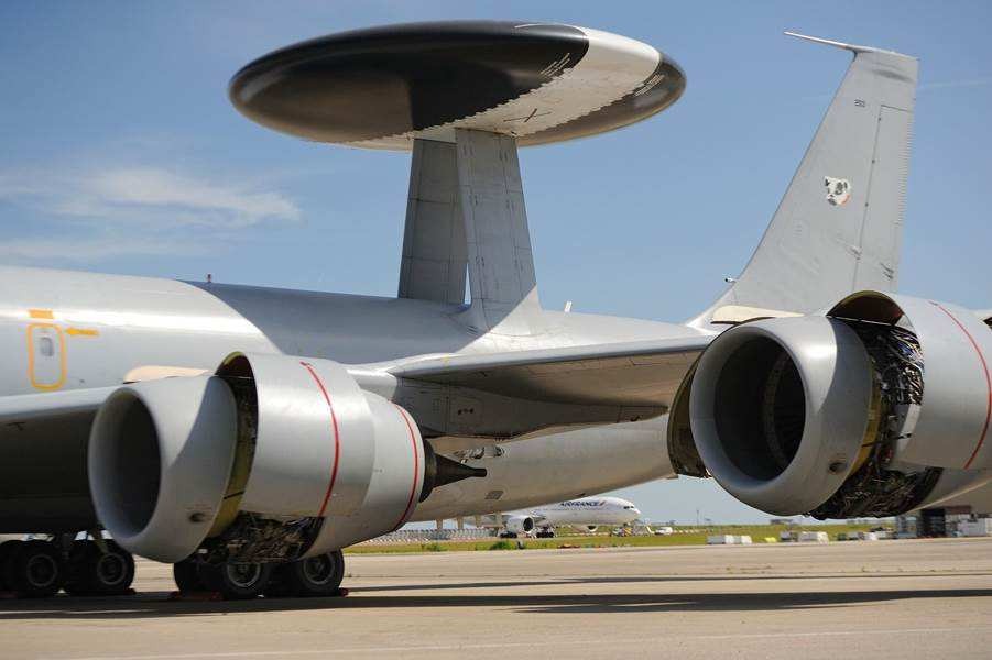 Les quatre AWACS français seront en service opérationnel jusqu'en 2035.