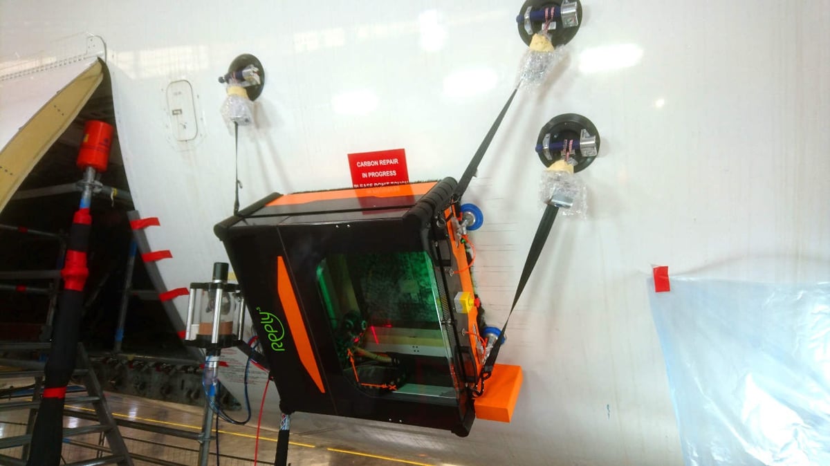 Le robot Reply.5 est une machine portable d'usinage par abrasion.