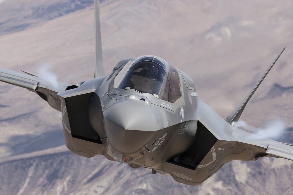 Du 2 mai au 9 juin 2017, le 56th Fighter Wing de Luke AFB a suspendu de vol les F-35A suite à des symptomes d'hypoxie rencontrés par au moins cinq pilotes au cours des opérations.