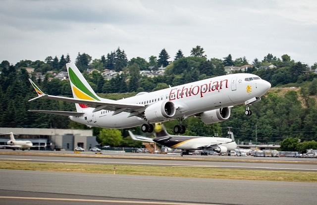 Le Boeing 737 MAX 8 a connu deux accidents à seulement quatre mois d'intervalle..