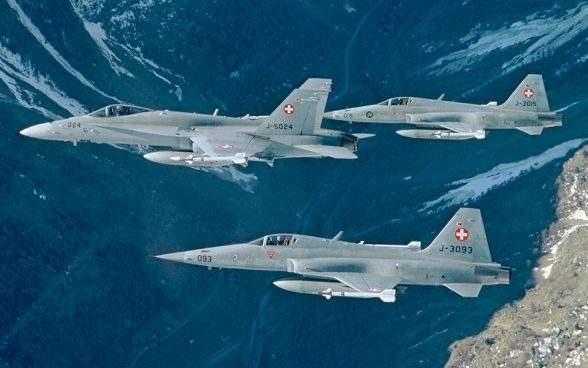 La Suisse est confrontée au vieillissement de sa flotte d'avions de combat et de sa defense sol-air. Elle doit renforcer ses capacités.