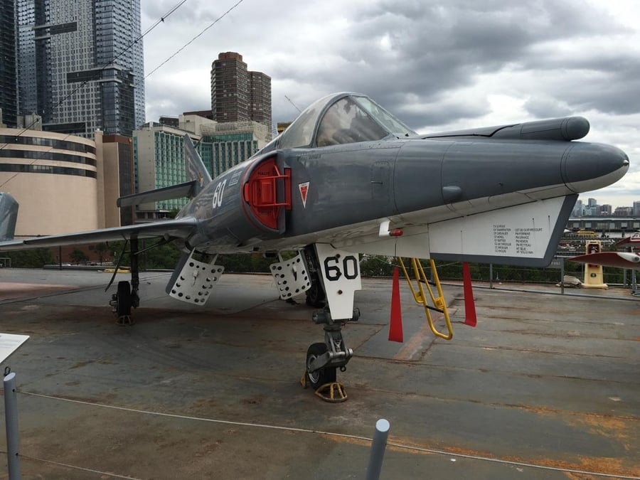 L'Etendard IVM exposé sur l'Intrepid, à New York vient d'être rénové.