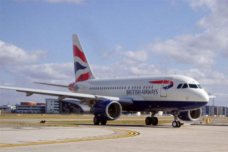 Le trafic des deux aéroports londoniens était encore très perturbé lundi matin.