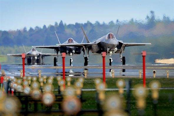 Les F-35 américains qui avaient rejoint la BA de Lakenheath sont arrivés en Estonie.