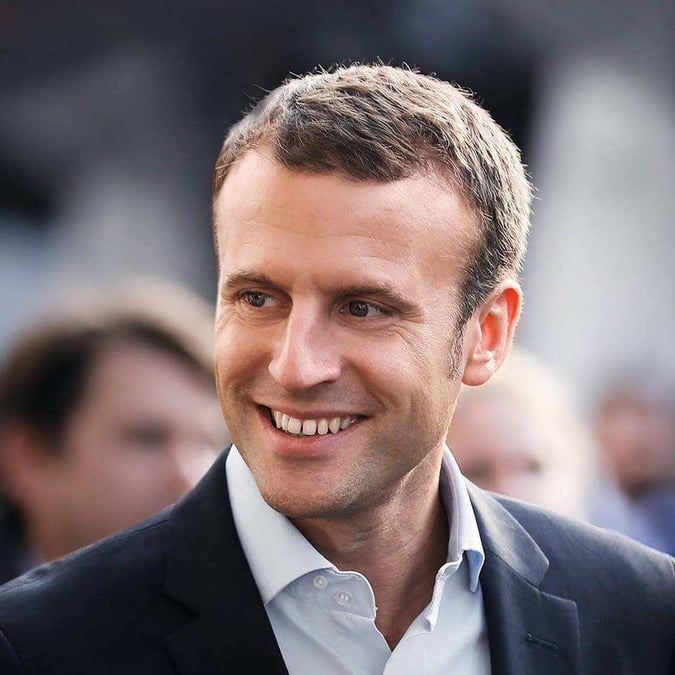 Emmanuel Macron se qualifie pour le second tour de l'élection présidentielle avec 23,7% des voix.