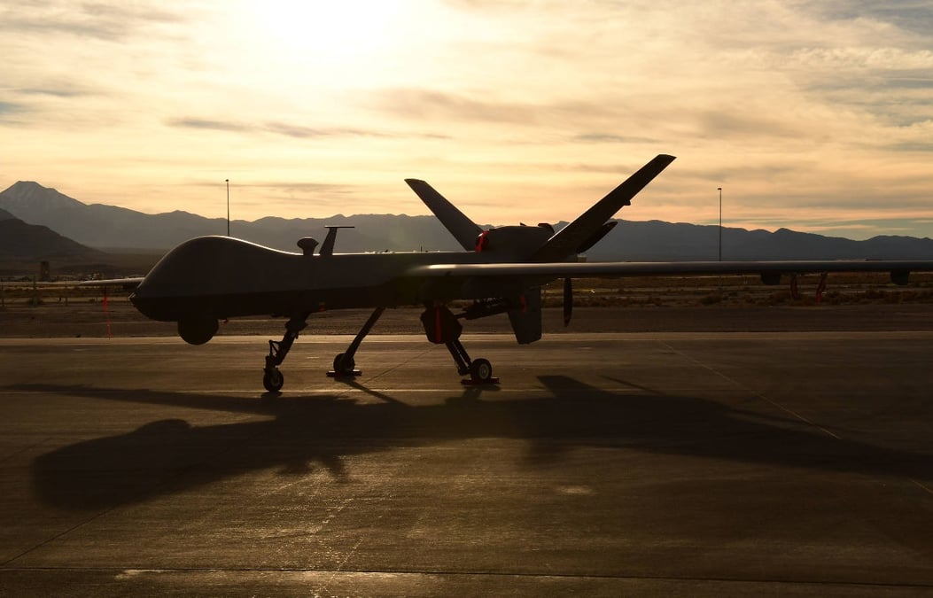 La base aérienne de Creech accueille un reaper pour une opération de maintenance.