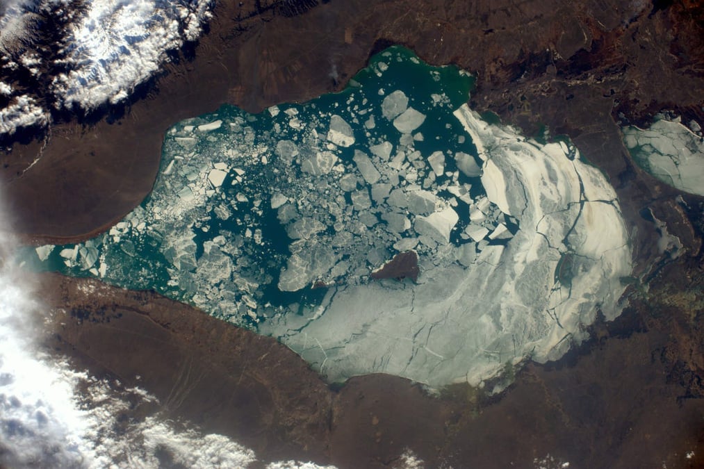 Le lac Alaköl au Kazakhstan, vu depuis l’ISS.