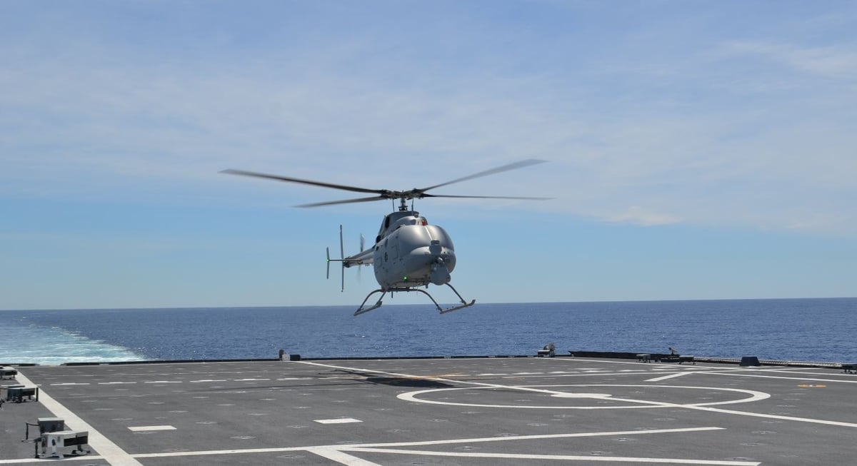 Appontage du MQ-8C sur la plateforme hélicoptère du "Montgomery"