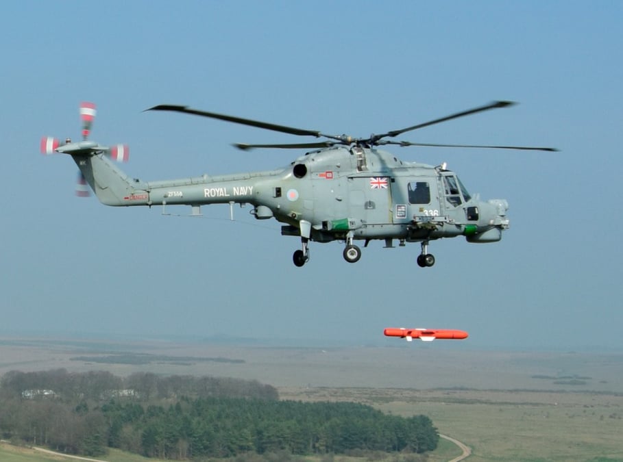 Largage d'un Sea Venom depuis un Lynx Mk8 de la Royal Navy