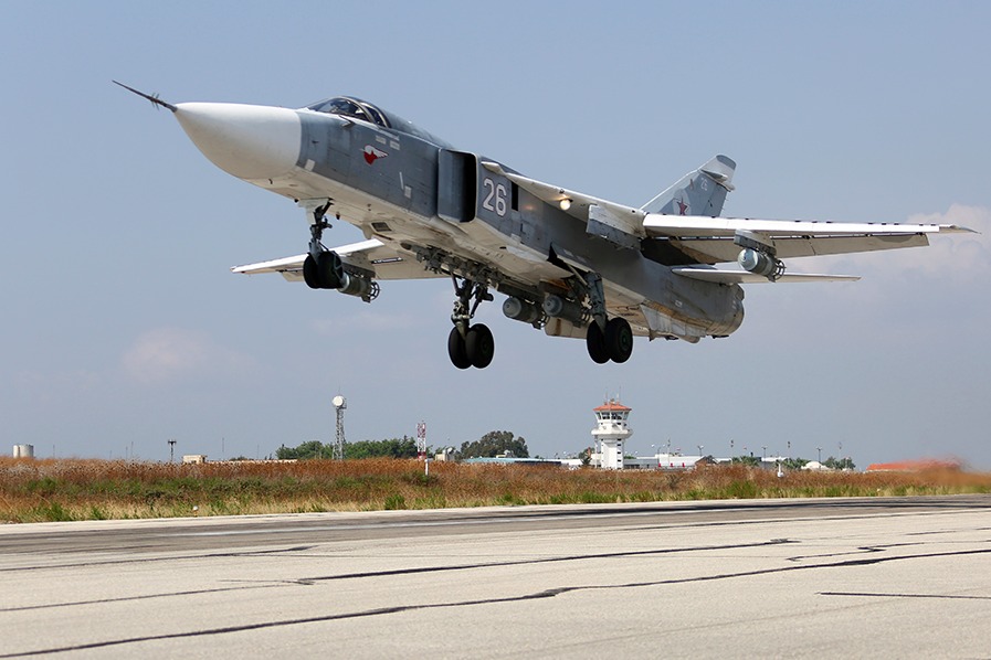 La Russie soutient les forces aériennes de Damas depuis la base aérienne de Hmeymim.
