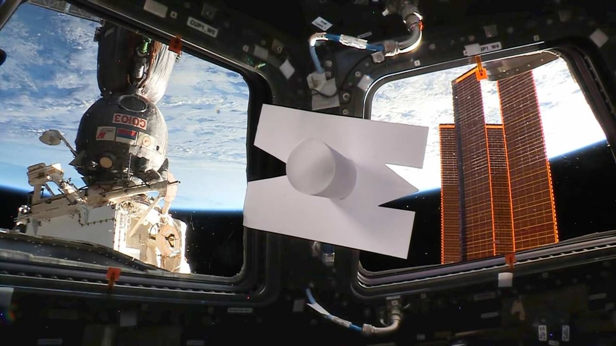 "Télescope intérieur" : Une œuvre performée à bord de l'ISS par Thomas Pesquet d’après le protocole conçu par l'artiste américano-brésilienEduardo Kac.