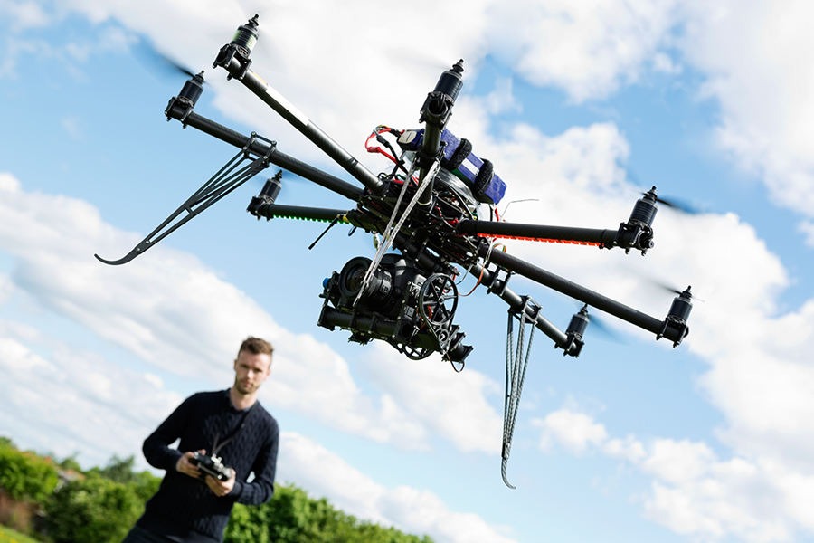La règlementation canadienne qui fixe les limites d'utilisation des drones est temporaire.