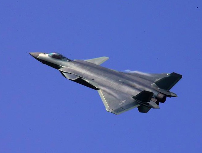 Le Chengdu J-20 pourrait bénéficier sous peu d'une motorisation chinoise.