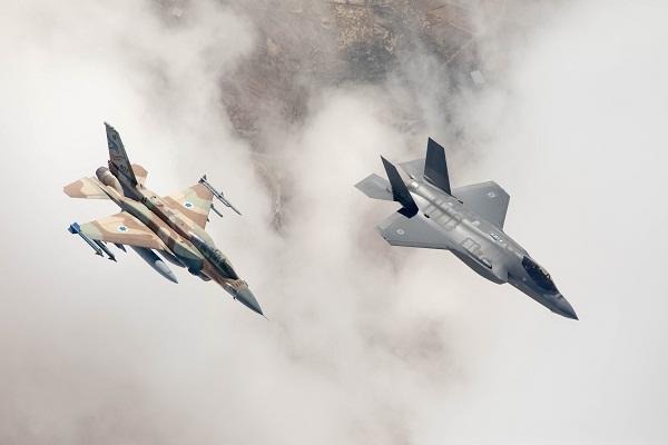 Les F-35I sont pratiquement systématiquement escortés par des F-16I
