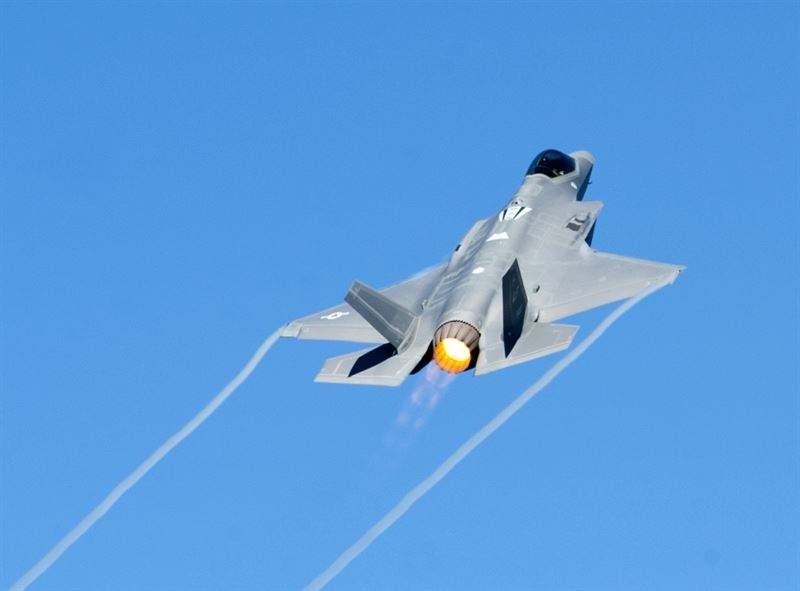 Le F-35A pourrait être déployé à l'étranger en 2017