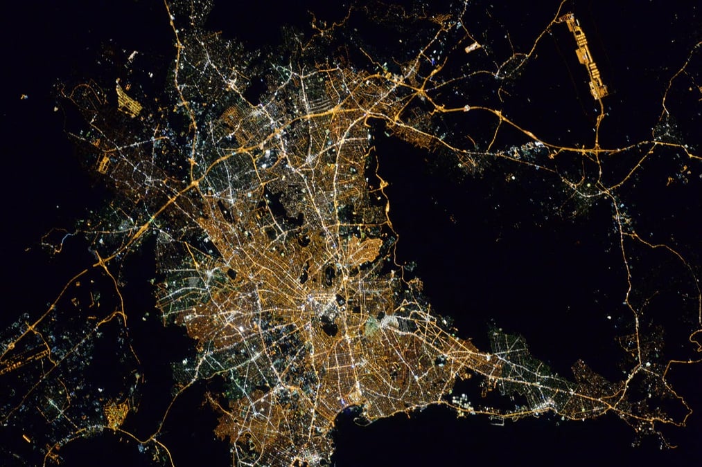 Athènes la nuit, vue depuis l’ISS.