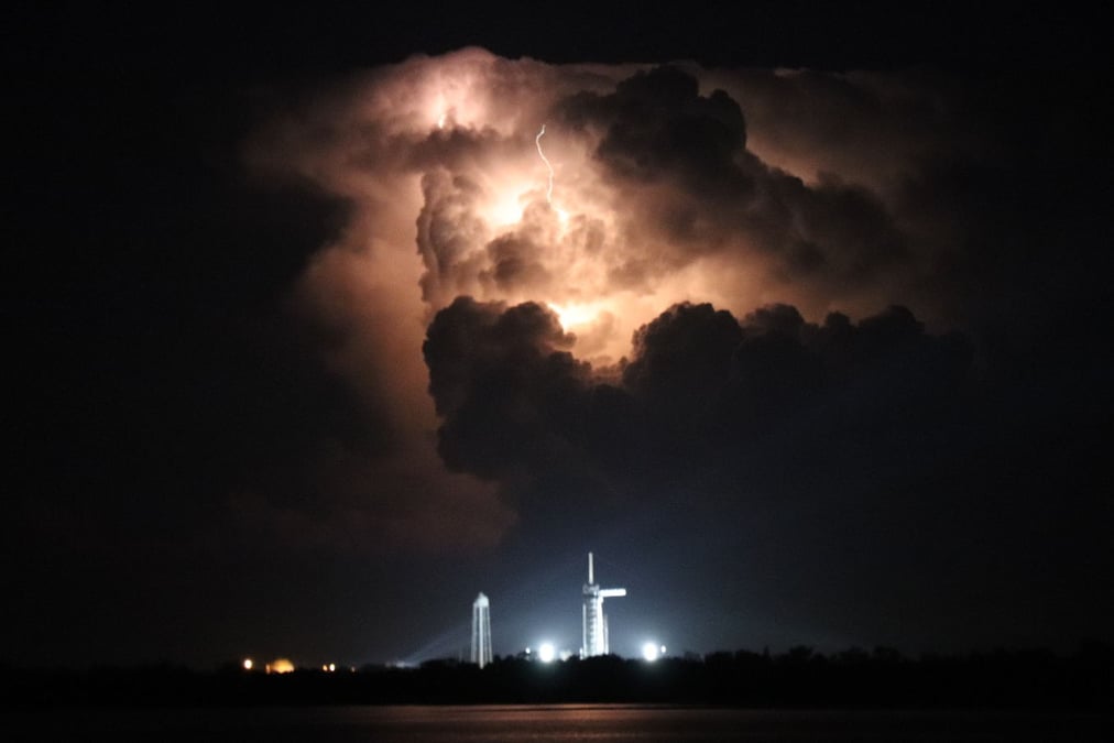 Un ciel parfois inquiétant avant le lancement de la mission DM-1...