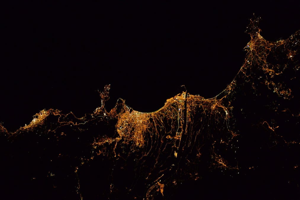 Nice de nuit, vue depuis l’ISS.