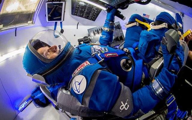 Essais de la "Blue Boeing" dans une maquette du Starliner.