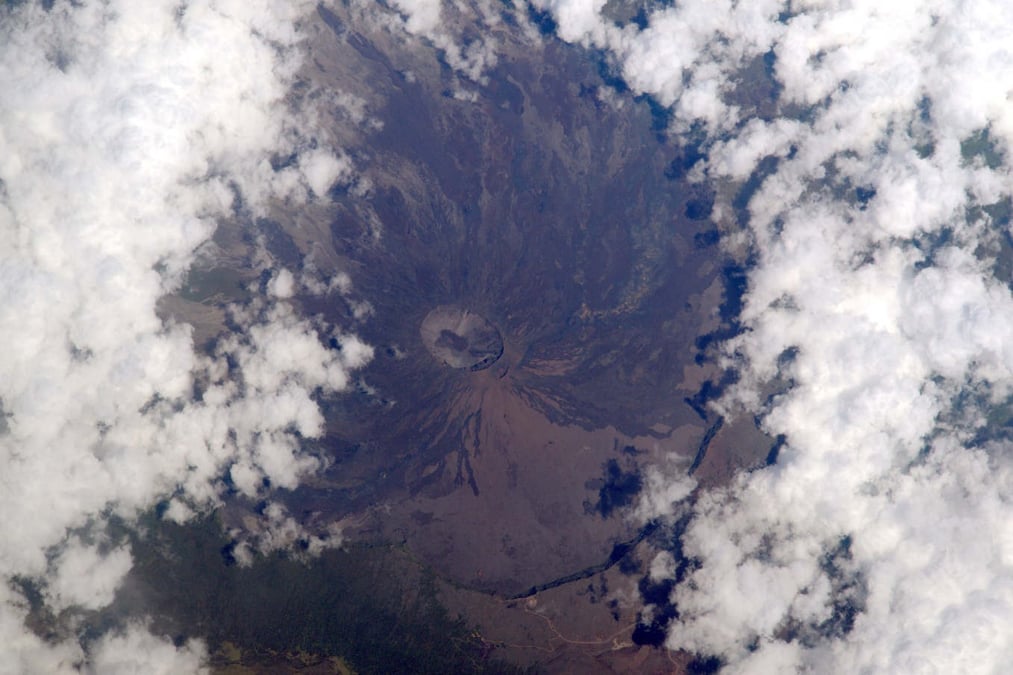 Le Piton de la Fournaise, vu depuis l’ISS.