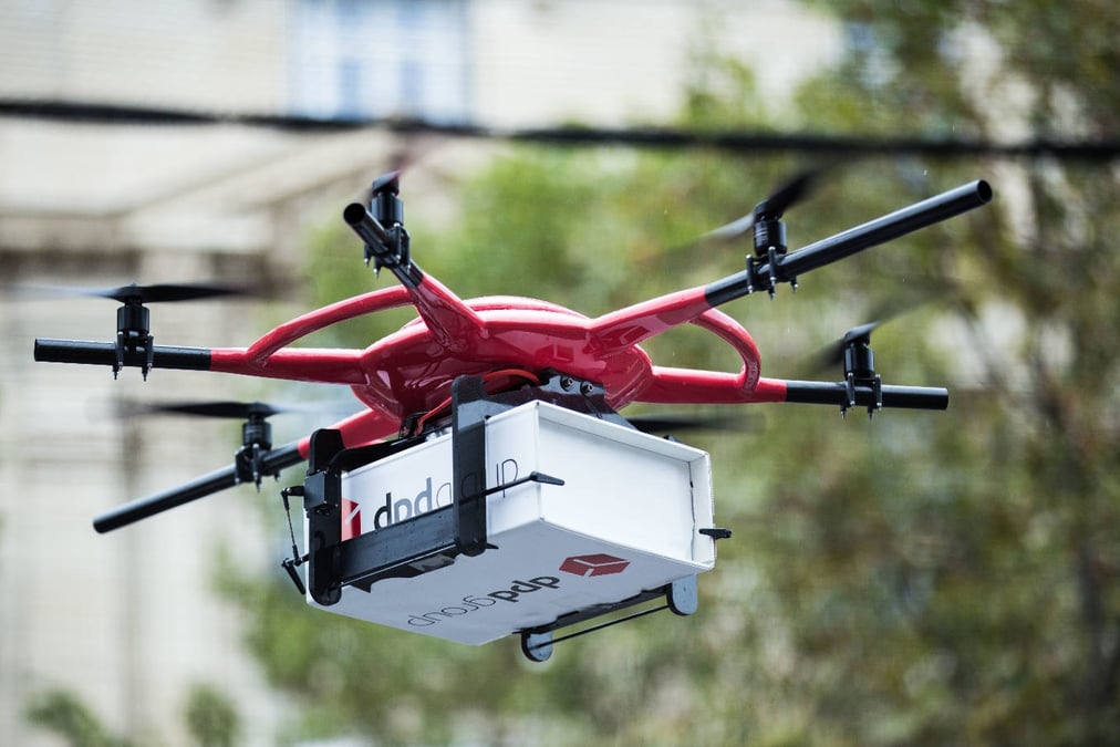 DPDgroup, filiale express internationale du Groupe la Poste, à opérer la livraison de colis par drone sur une ligne commerciale régulière dans le Var. Après la phase de tests s’engage dorénavant la phase d’expérimentation sur cette ligne de 15 km située d