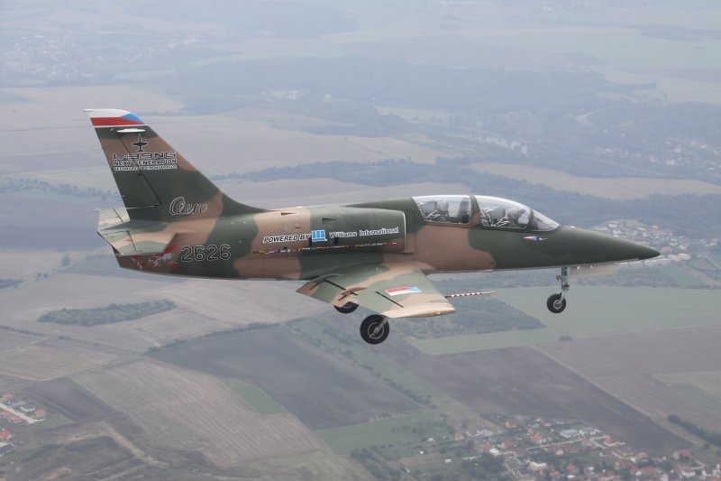 L'Aero Vodochocy L-39NG au cours de son premier vol, le 14 septembre 2015.
