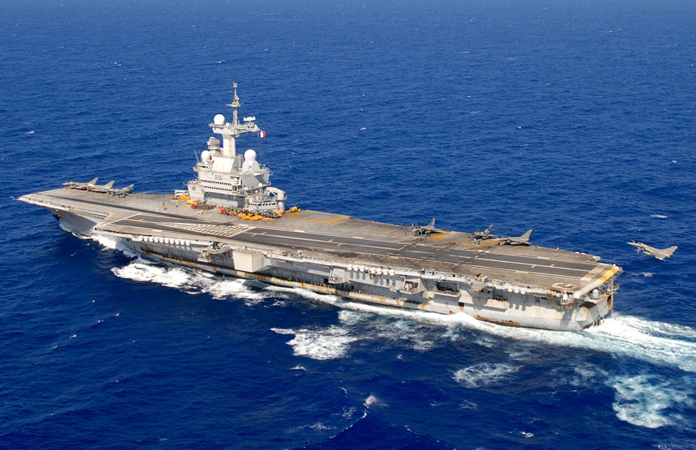Le Charles de Gaulle lors de son dernier déploiement contre Daesh.