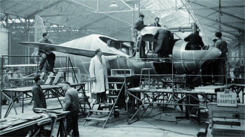 Le SO Triton, conçu par Lucien Servanty, signa le commencement du renouveau aéronautique d'après-guerre. C'est cette histoire que raconte "Quand la France rêvait du ciel" entrecroisée avec celle de Lucien Servanty, le père (entre-autres) de Concorde.