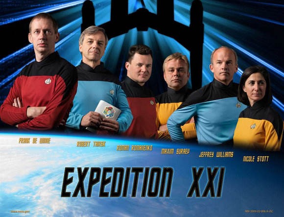 Le clin d'oeil plein d'humour des membres de l’Expedition 21 de l’ISS en 2009.
