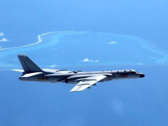 H-6K patrouillant en mer de Chine